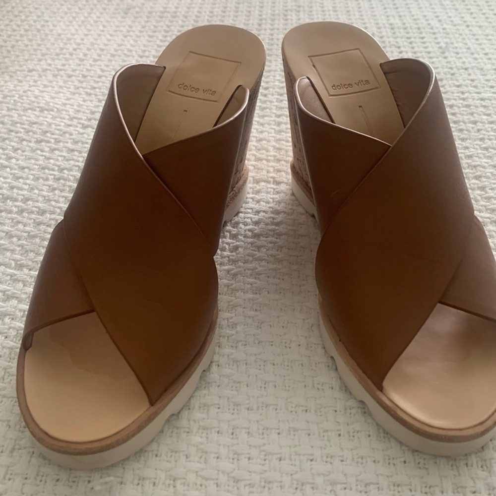 Dolce Vita wedge